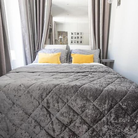 Le Petit Prince- Studio Cosy 2 Pers -Metro Valmy Lyon Luaran gambar